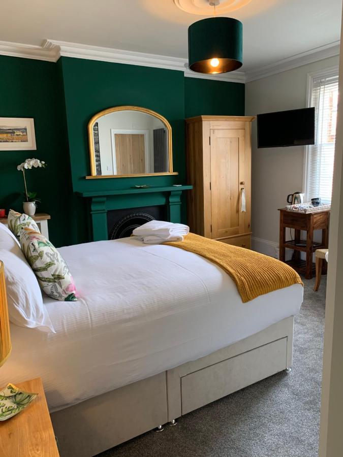 The Lazy Lion Bed & Breakfast Милфорд он Сий Екстериор снимка
